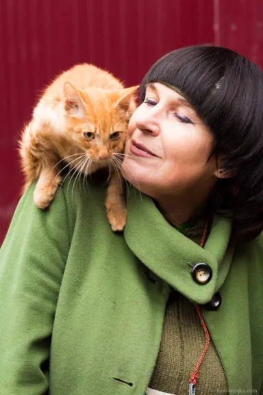 Анжеліка Комарова, Ангеліна Яр, Анджела Комарова, Котомістечко